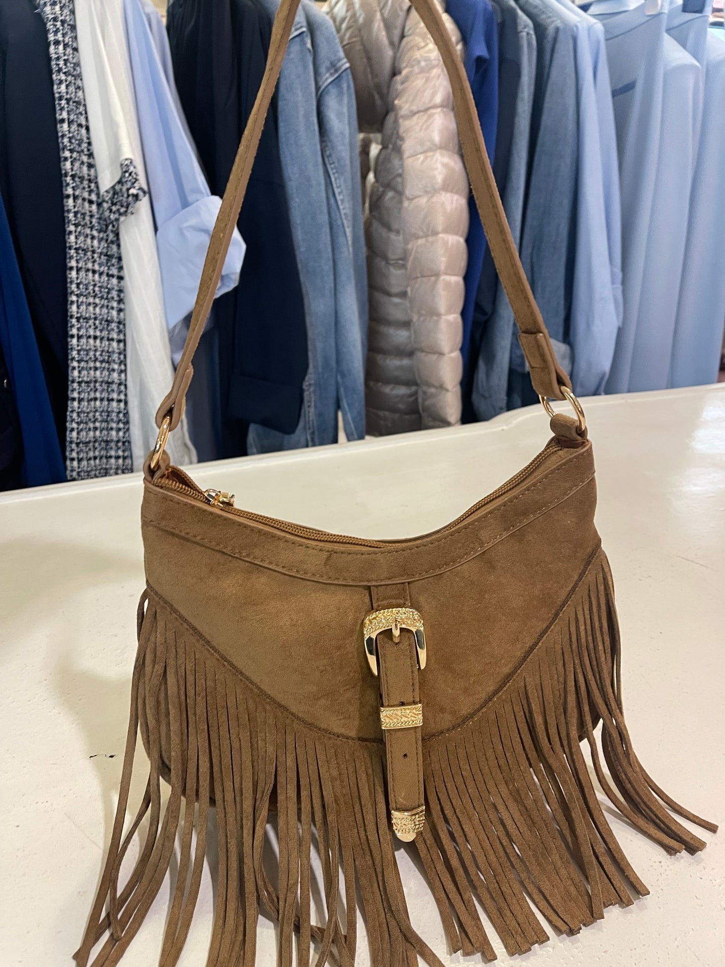 Borsa con frange e fibia Miss Love