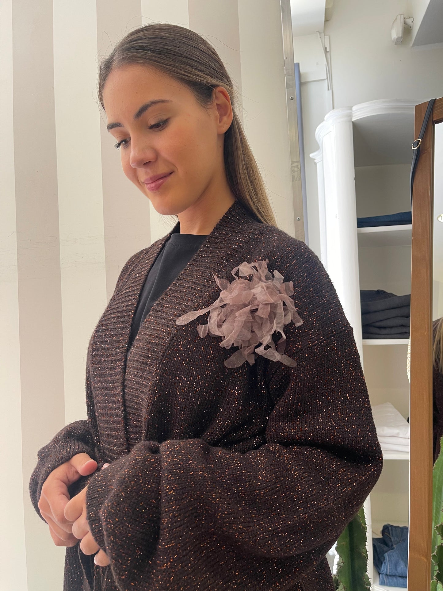 Cardigan con Cintura e Spilla - Kontatto