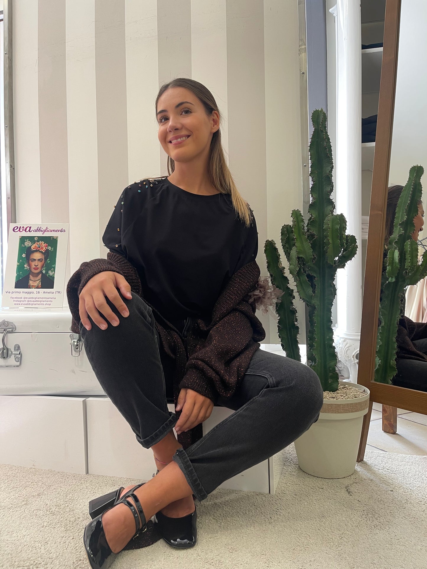 Cardigan con Cintura e Spilla - Kontatto