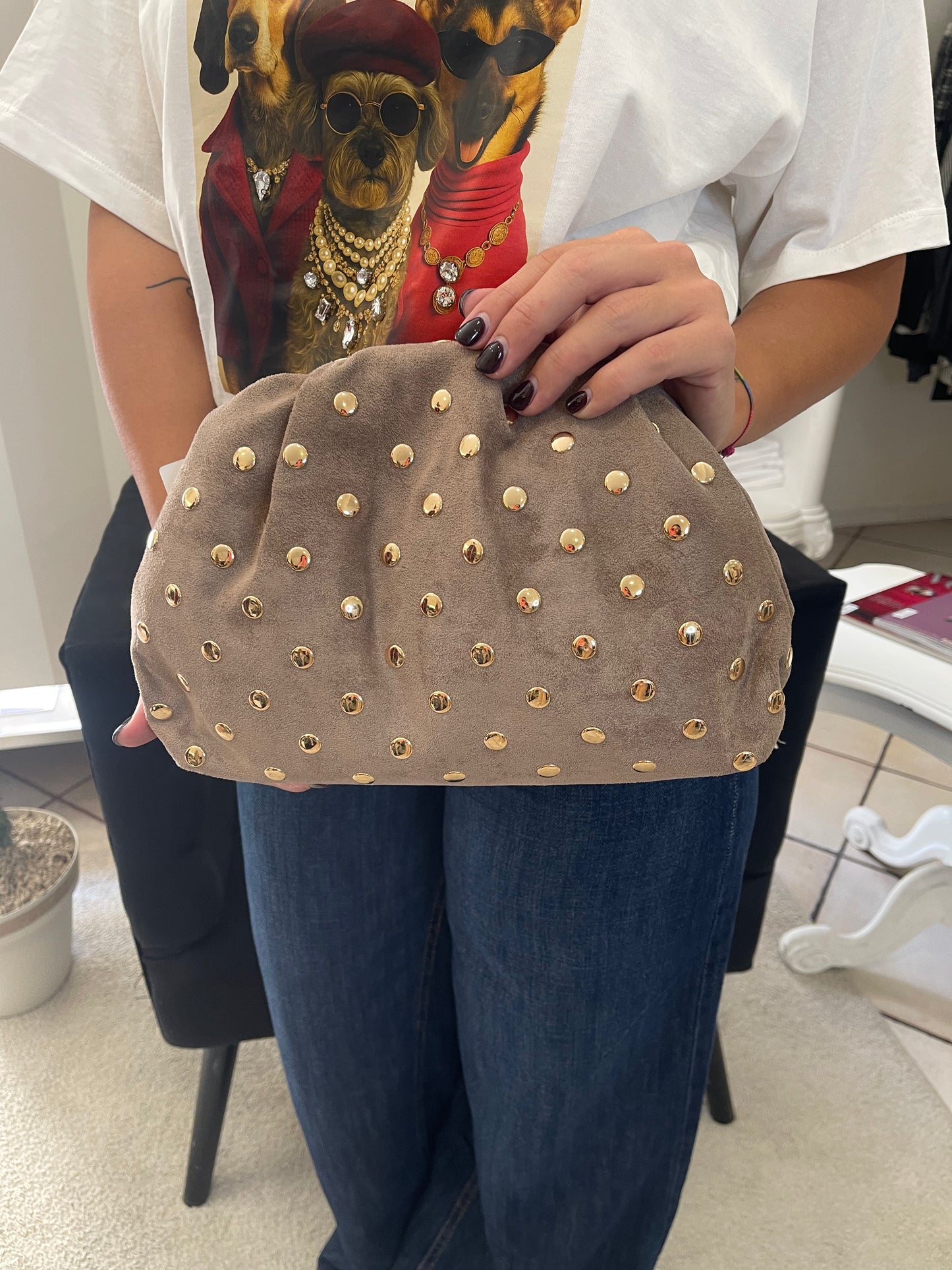 Borsa Clutch Scamosciata con Borchiette