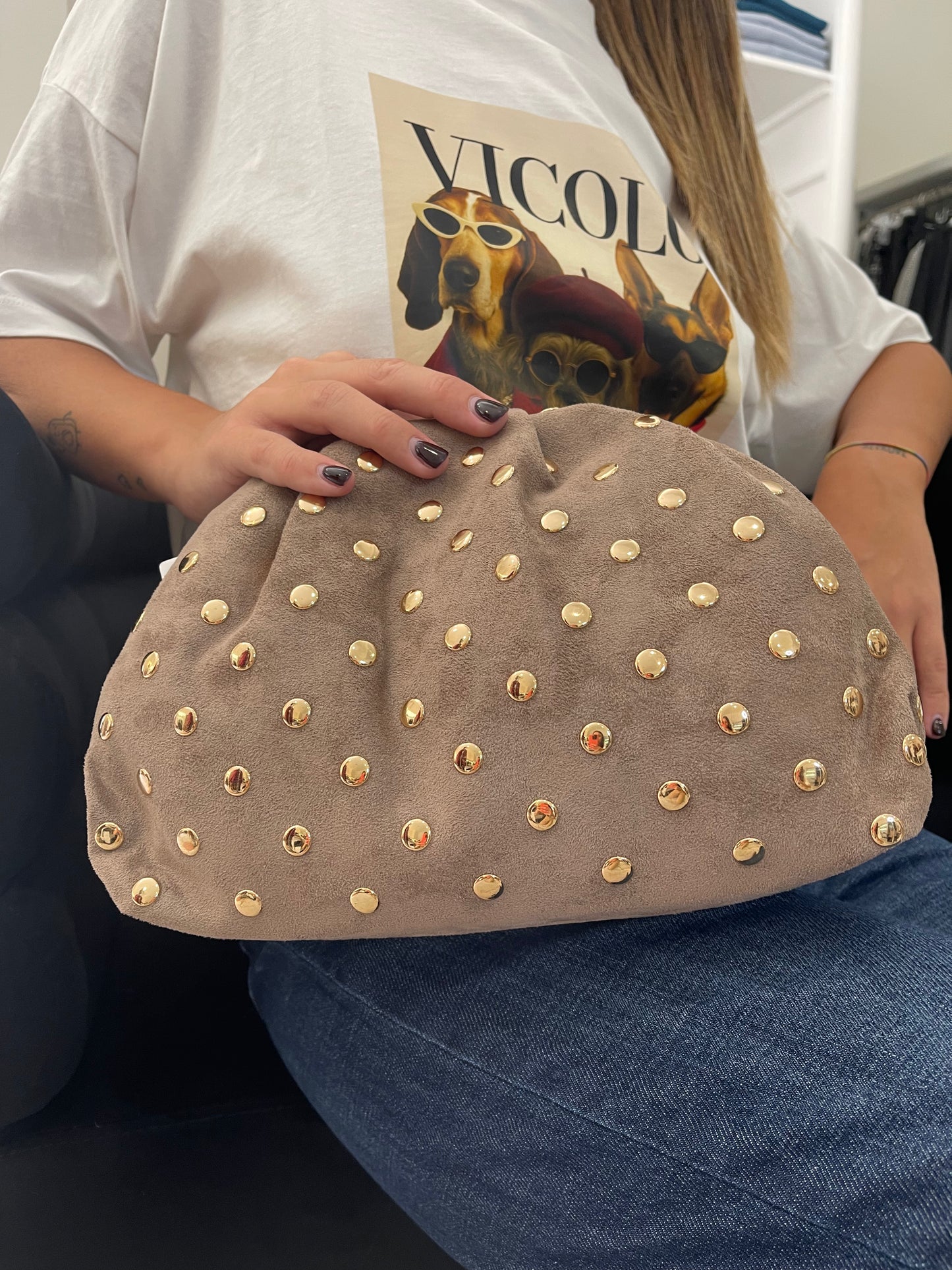 Borsa Clutch Scamosciata con Borchiette