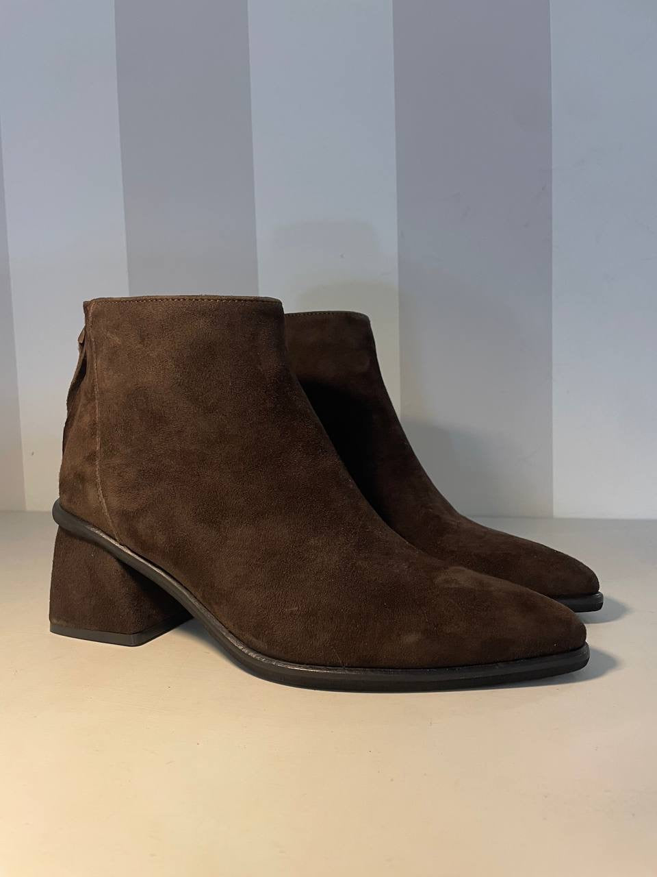 Tronchetto in camoscio Ovyé