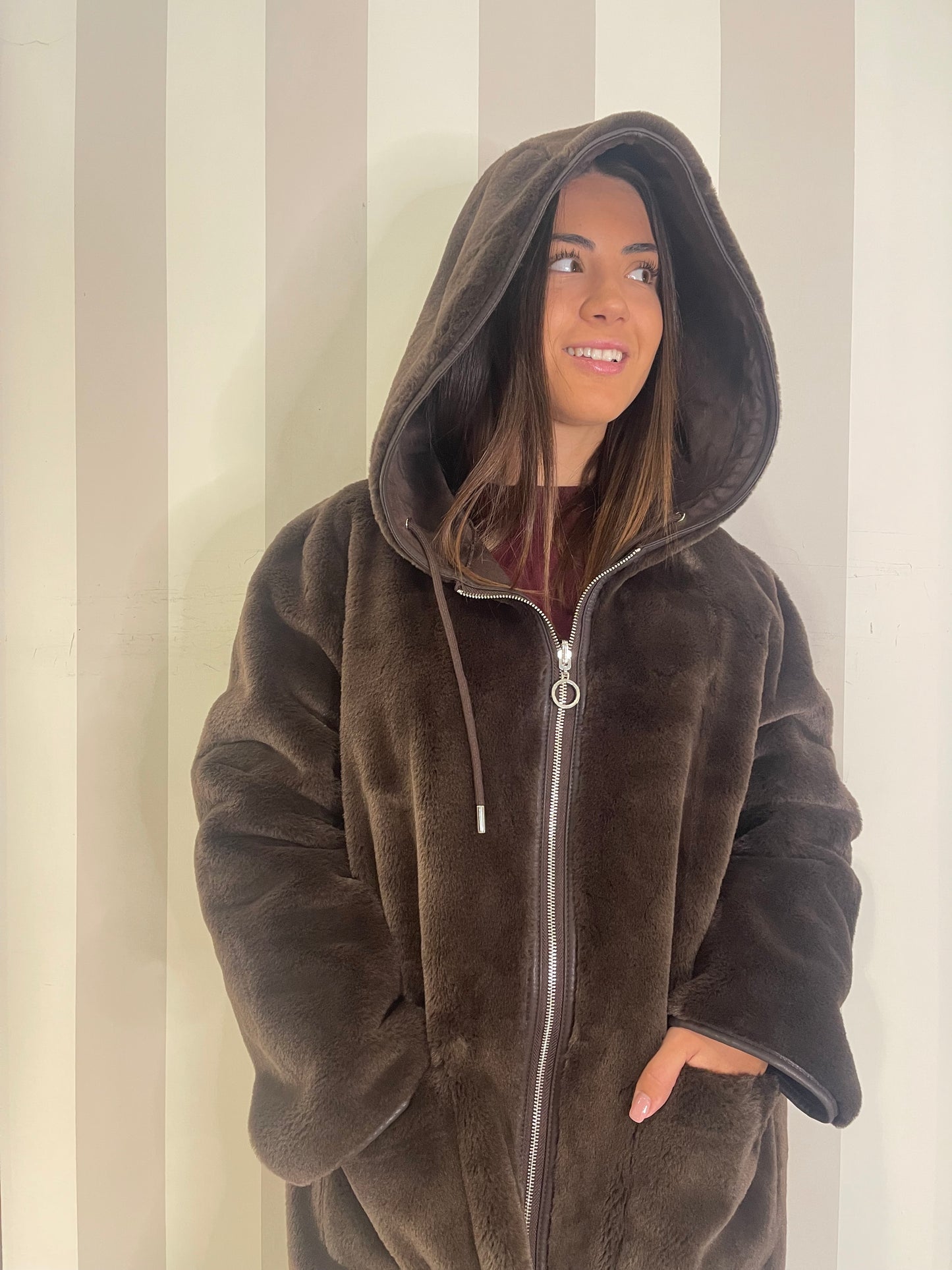 Giacca Eco montone reversibile Eco pelliccia con cappuccio Azulè