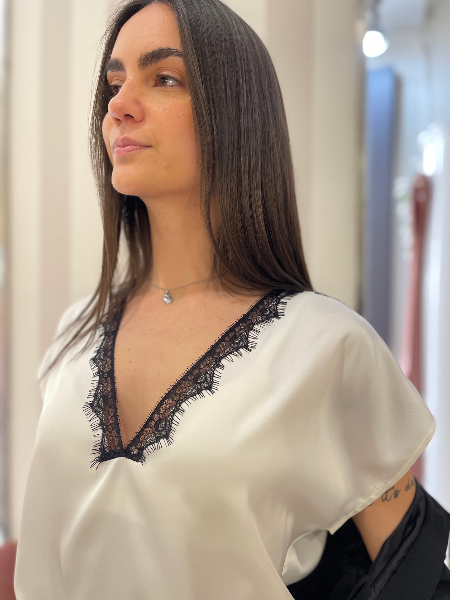 Blusa dettaglio pizzo Giorgia&Johns