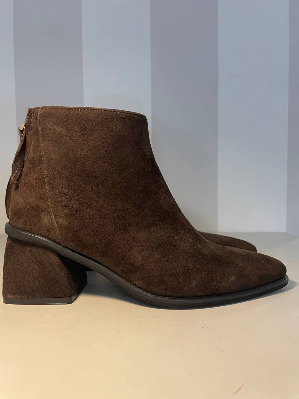 Tronchetto in camoscio Ovyé