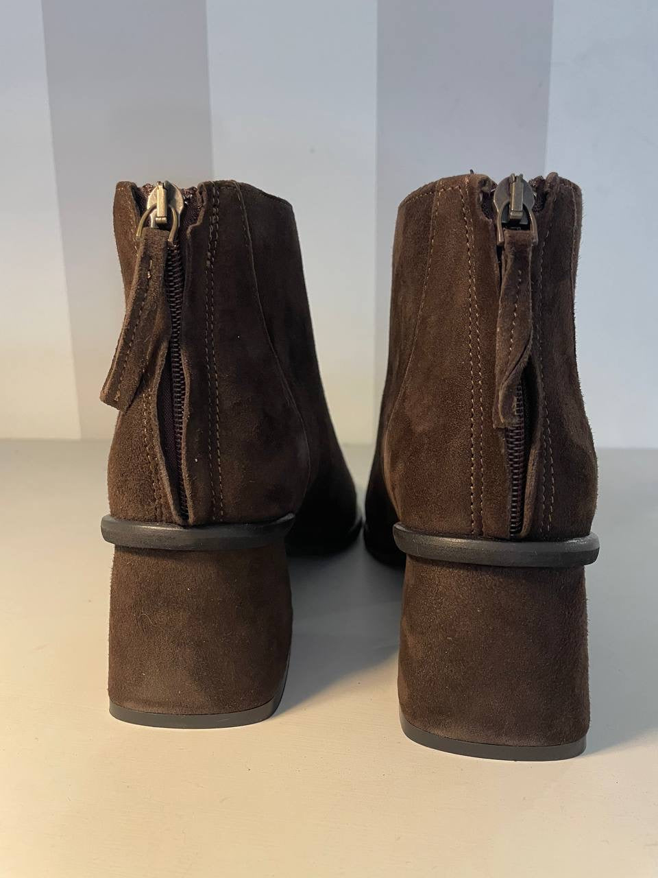 Tronchetto in camoscio Ovyé