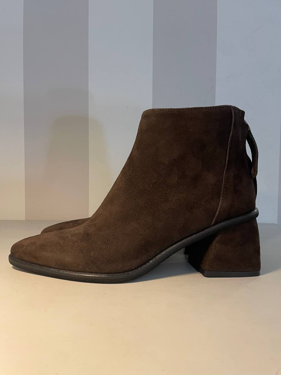 Tronchetto in camoscio Ovyé