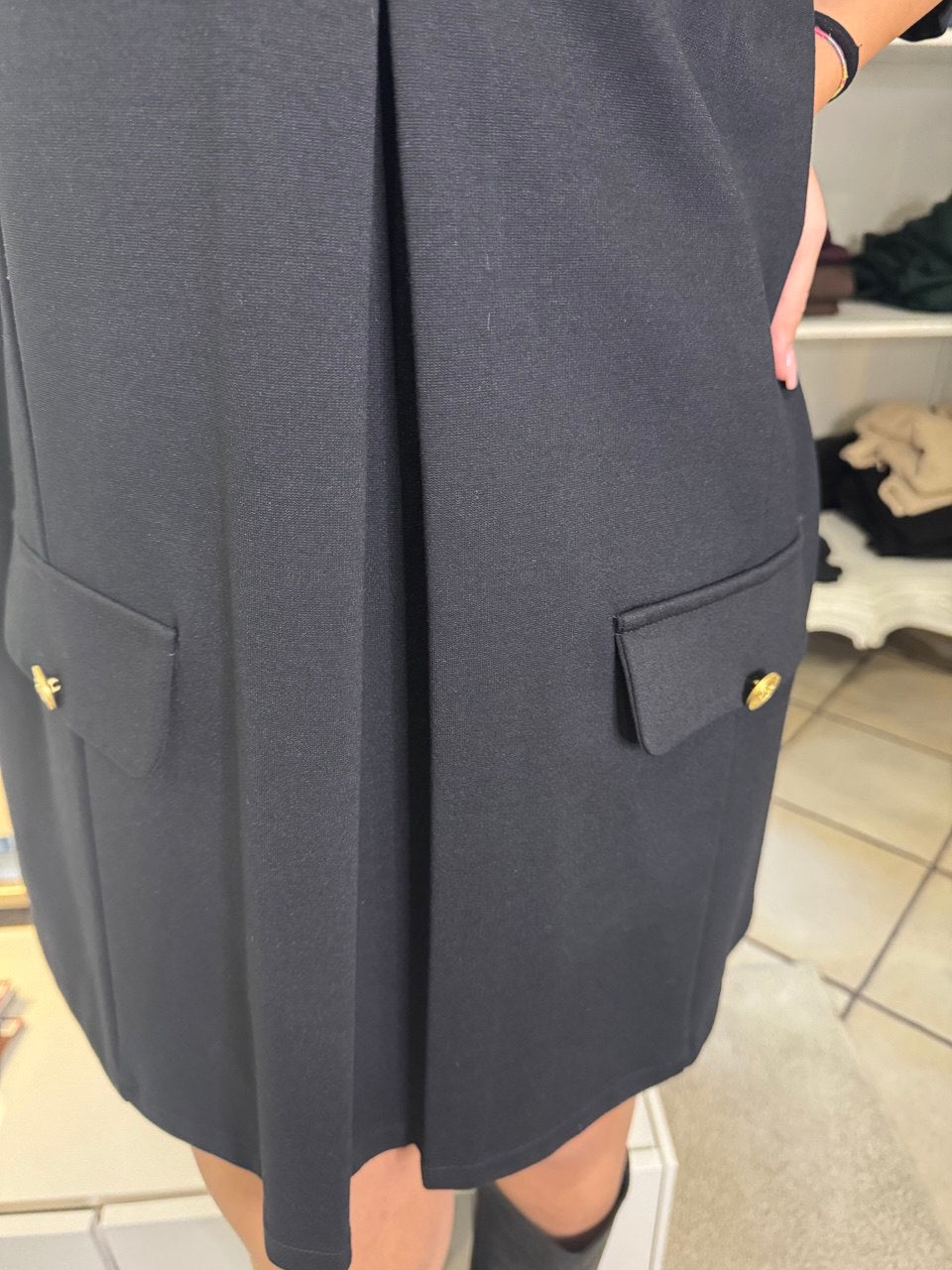 Abito con bottoni oro Giorgia & Johns