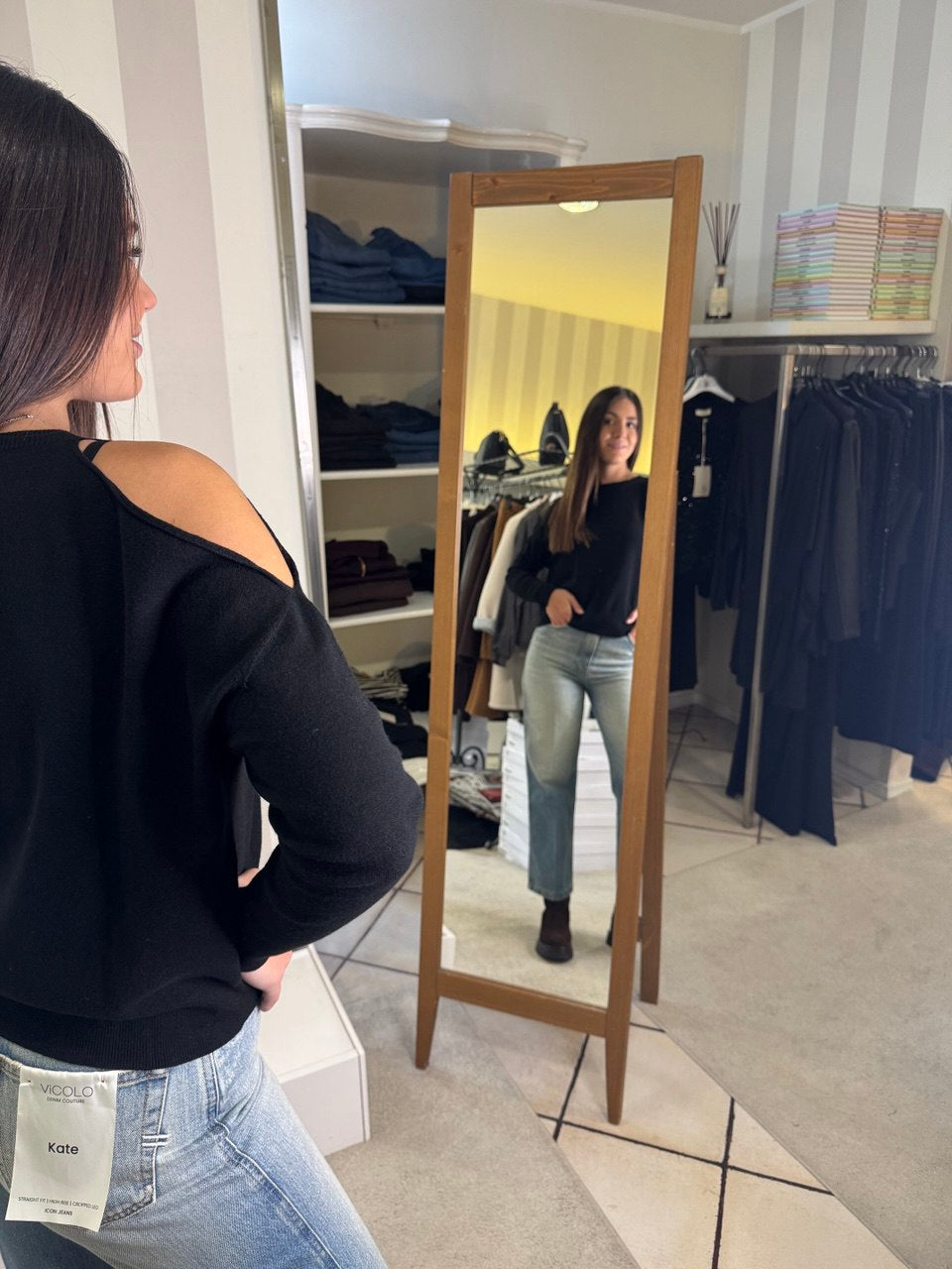 Maglia Vicolo con cut out sulle spalle