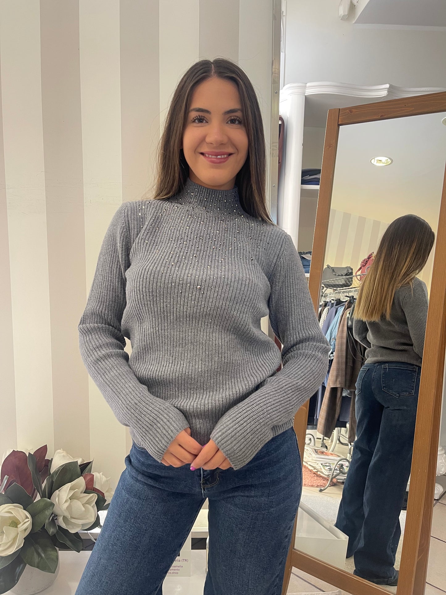 Maglia con applicazioni strass Artigli