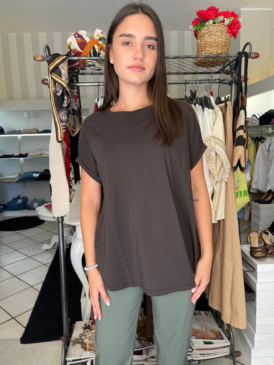 T-shirt Vicolo fondo stondato