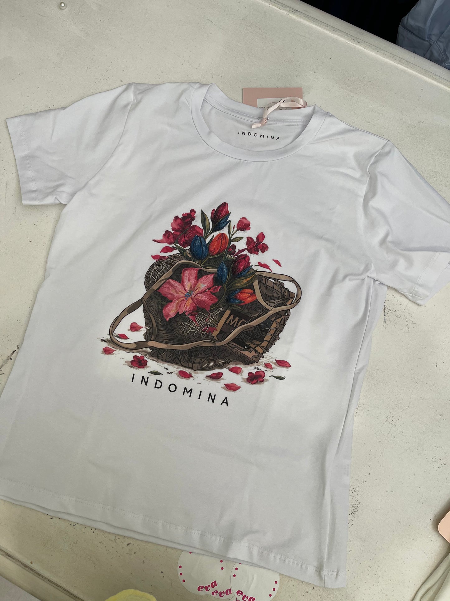 T-shirt floreale Indomina