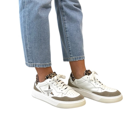 Sneakers in pelle bianca con stella Ovyè